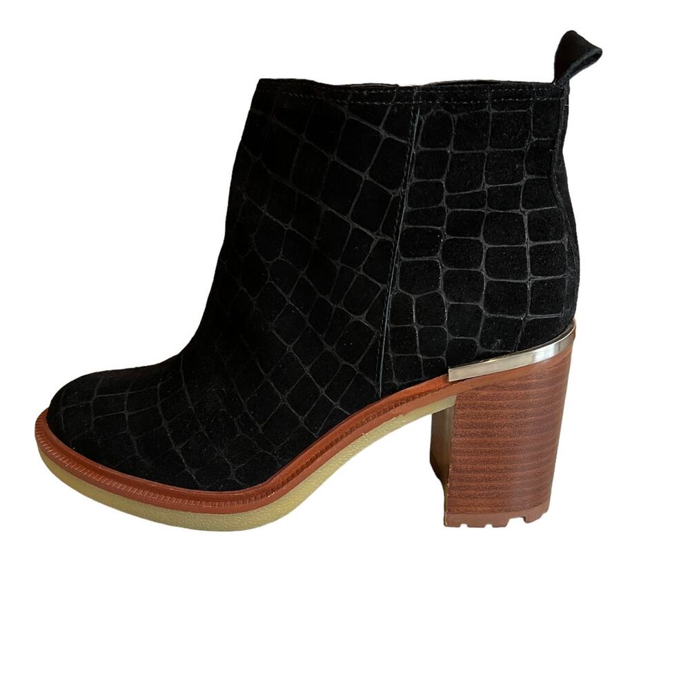 Vince Camuto Gorgan Croc Embossed Suede Ankle Boots Booties Black 9.5